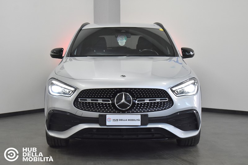 MERCEDES-BENZ GLA 200 d Automatic Premium